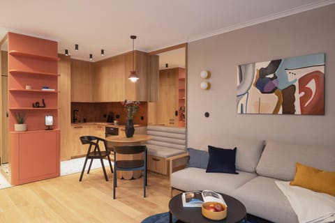 Kitchen or kitchenette, Living room, Seating area, Dining area