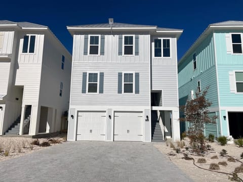 Yacht Harbor House House in Ono Island