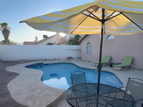 Swimming pool, Swimming pool
