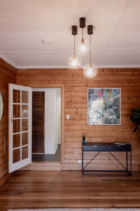 Treelined retreat Lenah Valley House in Glenorchy