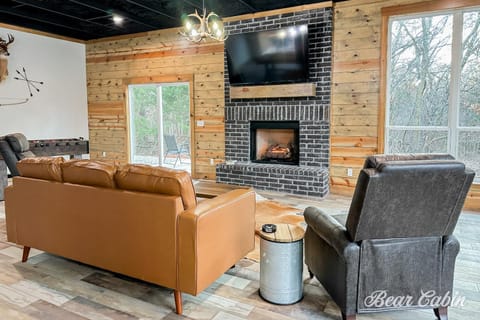 TV and multimedia, Living room, Seating area, fireplace