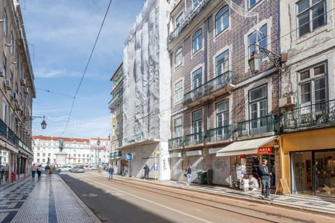 Property building, Street view, Quiet street view