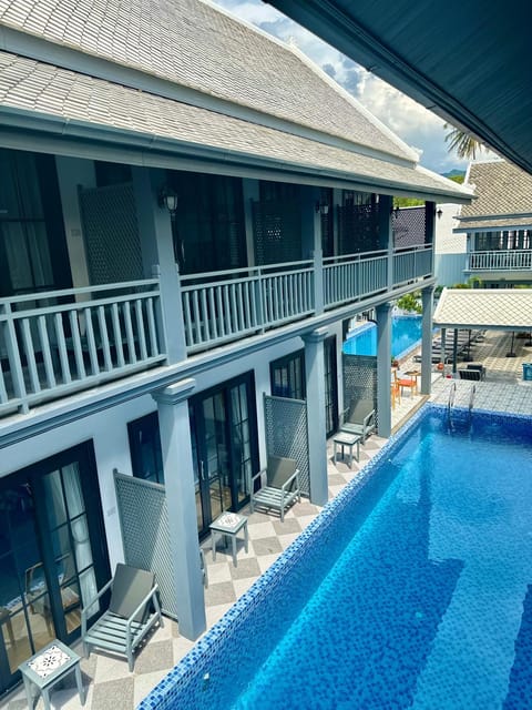 Property building, Swimming pool