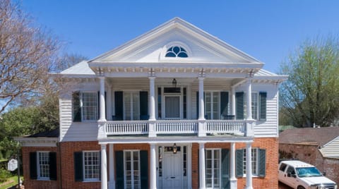 Downtown Natchez Elegant 1835 Antebellum House Villa in Natchez