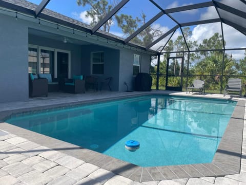 Patio, Pool view, Swimming pool, sunbed