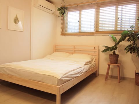 Bed, Bedroom, air conditioner
