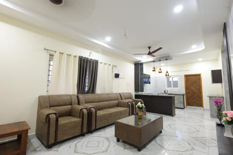 Living room, Seating area, kitchen