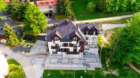Property building, Spring, Day, Neighbourhood, Natural landscape, Bird's eye view, Location