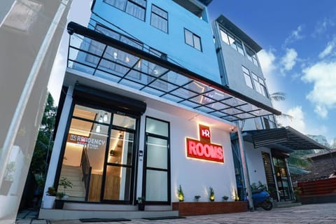 Property building, Day