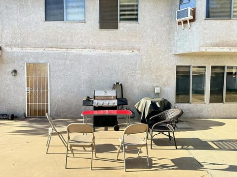 Modern & Spacious Family and Friend 4B3B House House in Moreno Valley