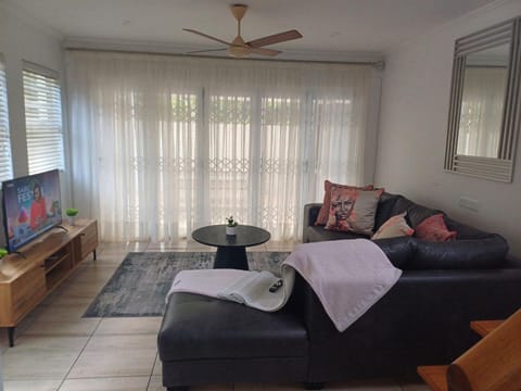Communal lounge/ TV room, TV and multimedia, Living room