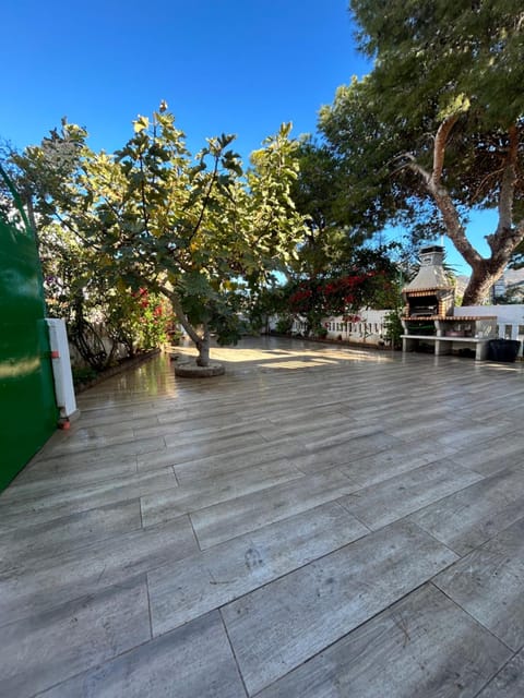 Patio, Day, BBQ facilities, Garden, Balcony/Terrace