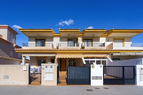 Property building, Facade/entrance, Off site