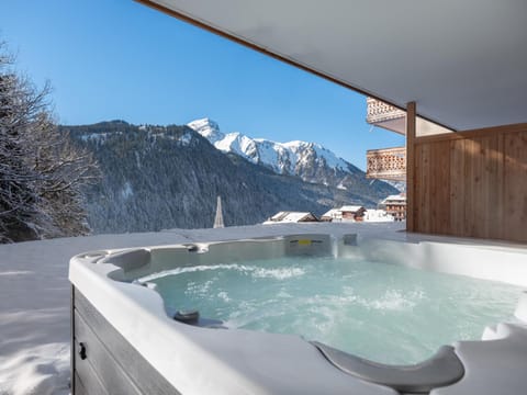 Winter, Hot Tub, Mountain view