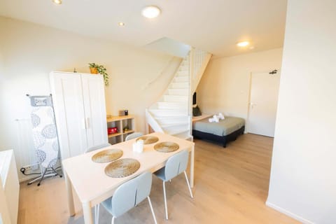 Smart 50m2 One Bedroom Apartment - VW140C Apartment in Eindhoven