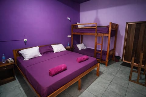 Bed, Photo of the whole room, Bedroom, bunk bed, towels