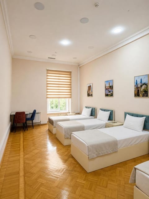 Bed, Living room, Photo of the whole room, Seating area, Bedroom