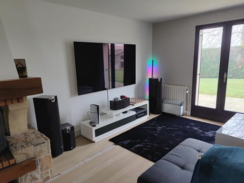 Communal lounge/ TV room