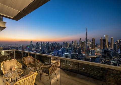 Patio, View (from property/room), Balcony/Terrace, Seating area, City view, Sunrise, Sunset