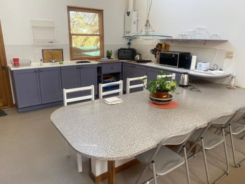 Kitchen or kitchenette, Dining area, pet friendly, stove, toaster