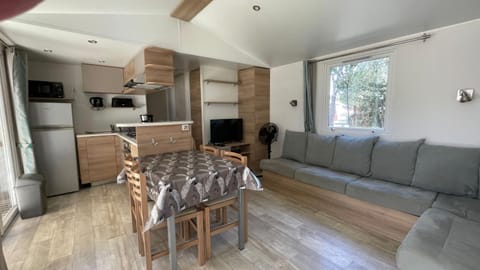 Communal lounge/ TV room, Living room, Dining area, kitchen