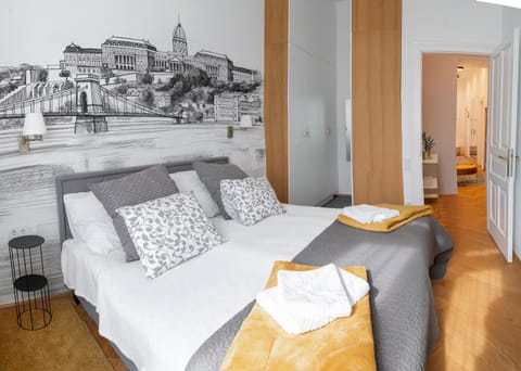 Bedroom, City view, internet, towels, wardrobe, air conditioner