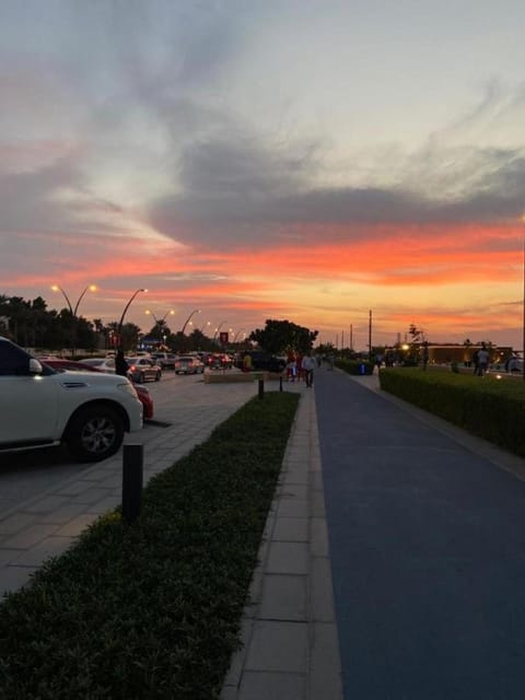 Sea view beside bus station & beach & market Hostel in Al Sharjah