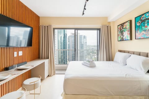 Bed, TV and multimedia, Balcony/Terrace, Photo of the whole room, Bedroom, towels