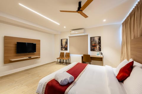 Photo of the whole room, Bedroom