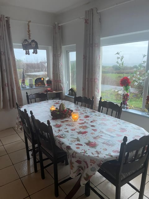 Connemara sea side house, dog paradise! Villa in County Mayo