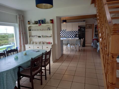 Connemara sea side house, dog paradise! Villa in County Mayo