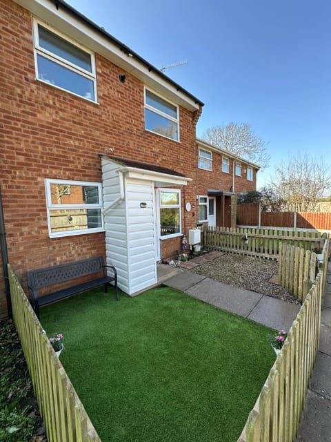Property building, Spring, Day, Garden