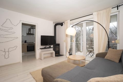 Communal lounge/ TV room, TV and multimedia, Living room, Seating area