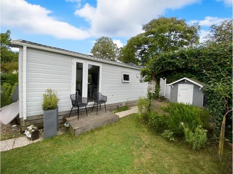 Property building, Facade/entrance, Off site