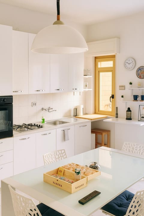 Kitchen or kitchenette, Communal kitchen