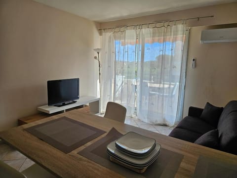 Studio lumineux Apartment in Cavalaire-sur-Mer
