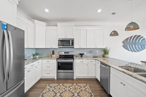 Kitchen or kitchenette, dishwasher, oven, pet friendly, stove, toaster