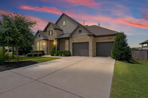 Luxury 4BR Escape Private Cinema & Views House in Leander