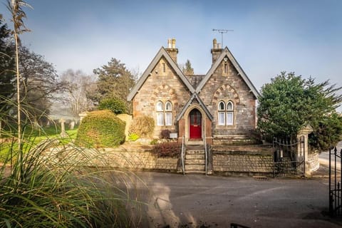 Charming character lodge in cemetery grounds House in Exeter