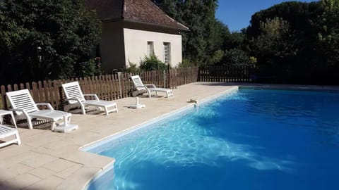 Pool view, Swimming pool, sunbed