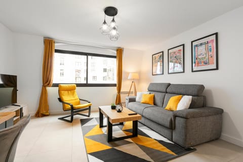 Communal lounge/ TV room, Living room
