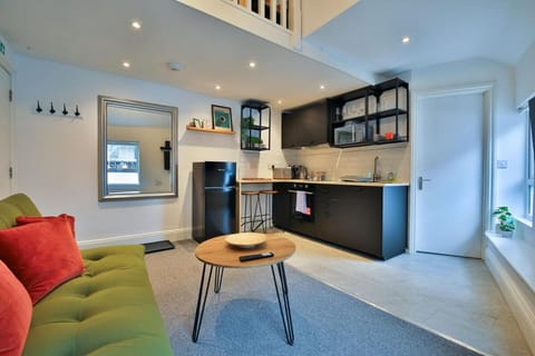 Modern 1-Bed Flat near Cardiff City Centre Apartment in Cardiff