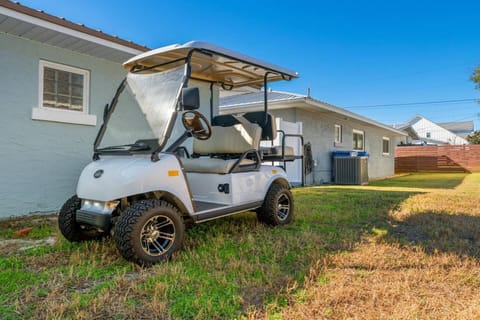 Blue Tide Hideaway - Golf Cart, Sznl Hot Tub, Pets OK, FREE Daily Activities, & More! House in Sunnyside