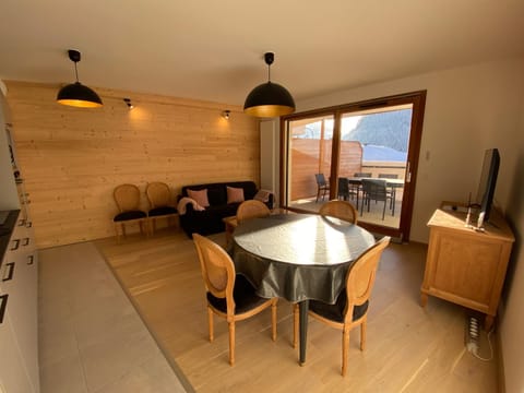 Communal lounge/ TV room, Living room, Seating area, Dining area