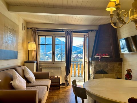 Trilocale a due passi dalle piste con balcone Apartment in Prato Nevoso