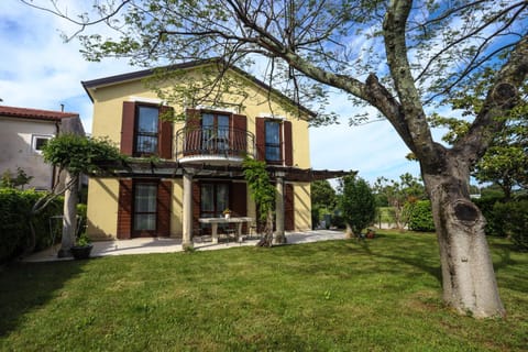 Property building, Garden