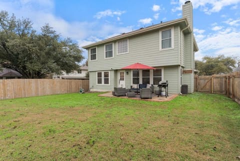 4BR Retreat Near Austin Backyard & Fire pit House in Pflugerville