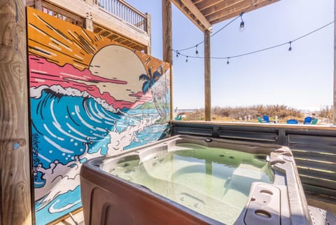 Noisywaves - Beachfront Paradise with Hot Tub, Yard, and Game Room House in Bolivar Peninsula