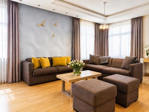 Living room, Seating area