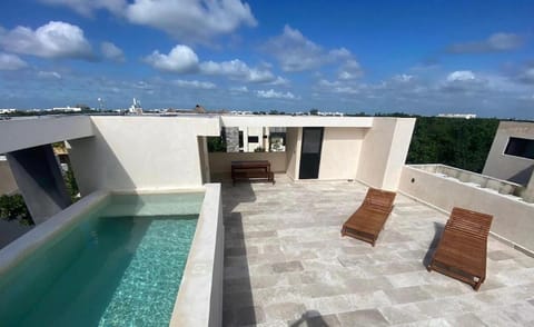 Balcony/Terrace, Swimming pool